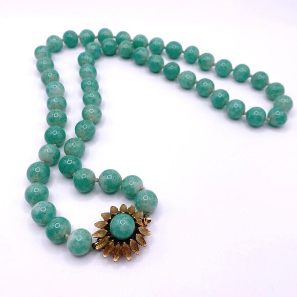 Vintage Green Pekin Glass Beads Chinese Necklace 22” with Flower Clasp - Picture 5 of 8